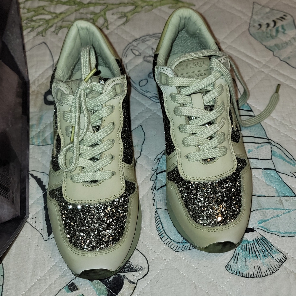 Vintage Havana Nwt Green Glitter Leather Sneakers 6.5